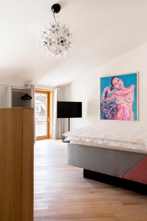 Kai 36 - Hotel Zwischen Fels Und Fluss Graz Luaran gambar Installation view of the exhibition "The Body in Art", 2016