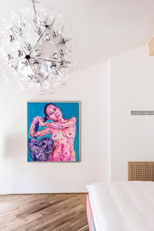 Kai 36 - Hotel Zwischen Fels Und Fluss Graz Luaran gambar Painting by Yana Borisova