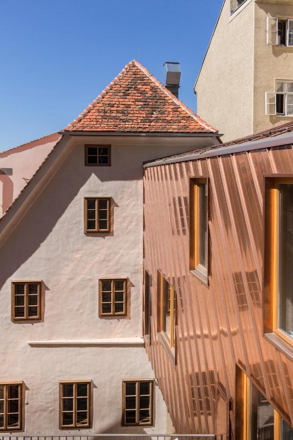 Kai 36 - Hotel Zwischen Fels Und Fluss Graz Luaran gambar Copper cladding on a house in Regensburg, Germany