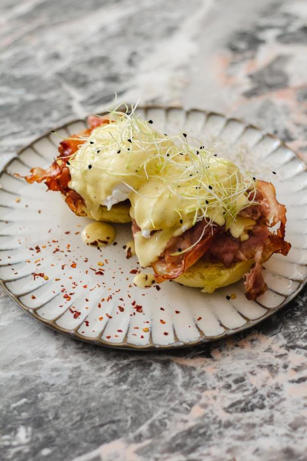 Kai 36 - Hotel Zwischen Fels Und Fluss Graz Luaran gambar A potato and bacon roll