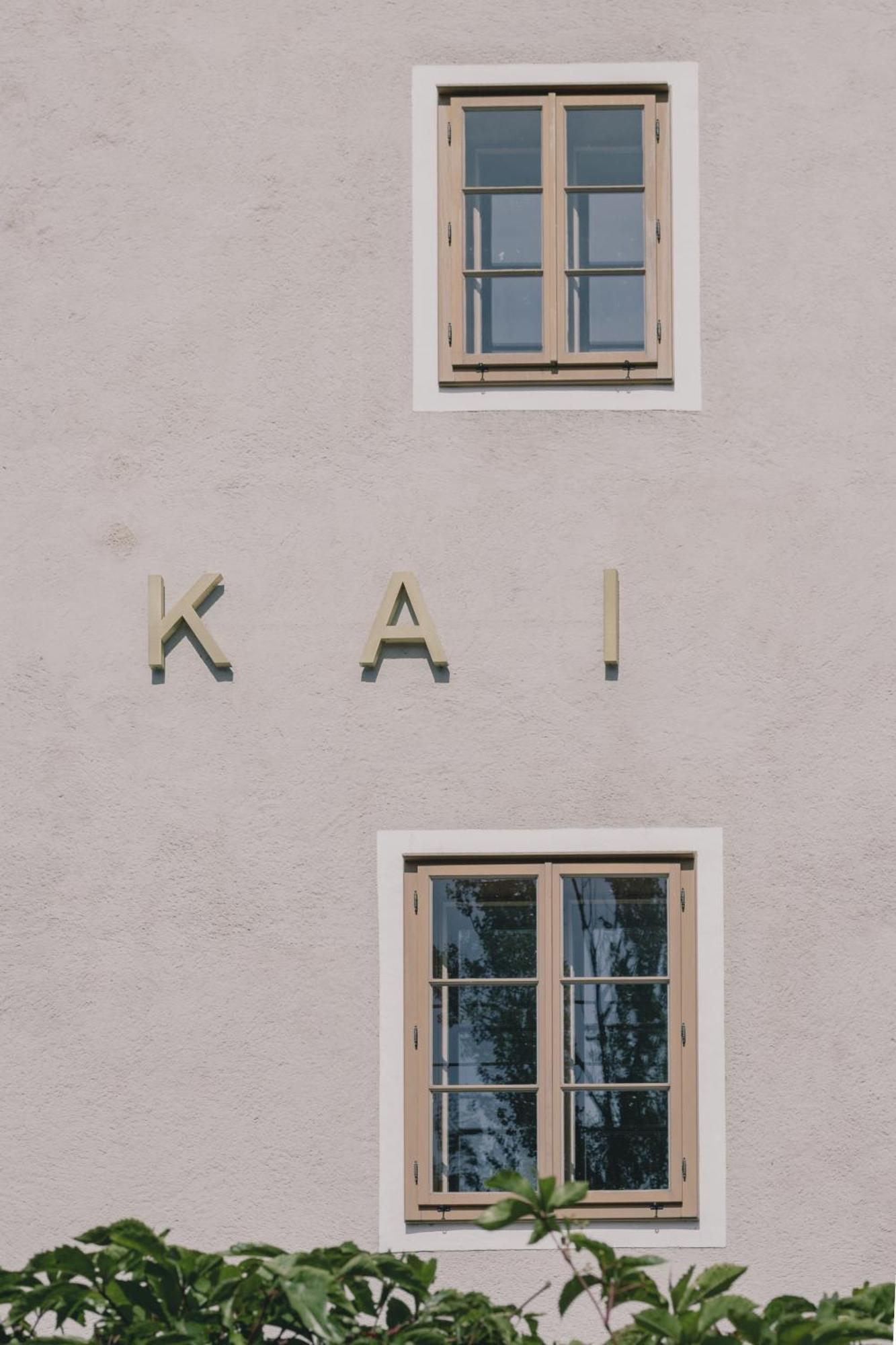 Kai 36 - Hotel Zwischen Fels Und Fluss Graz Luaran gambar The name of the house on the wall